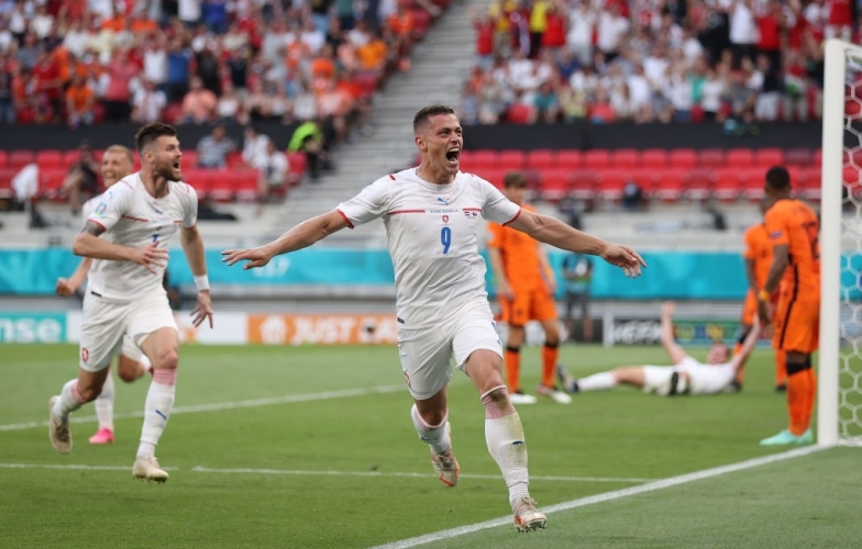 Holes hóa người hùng của CH Séc ở EURO 2021