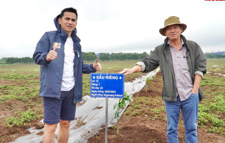 Bầu Đức đưa ra điều kiện để Kiatisak về dẫn dắt ĐT Thái Lan