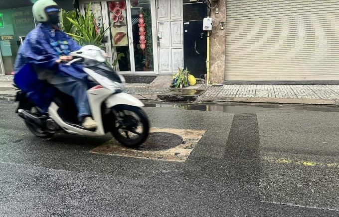 Cảnh báo tài xế: 5 mối nguy hiểm dễ gặp trên đường khi lái xe trong mùa mưa