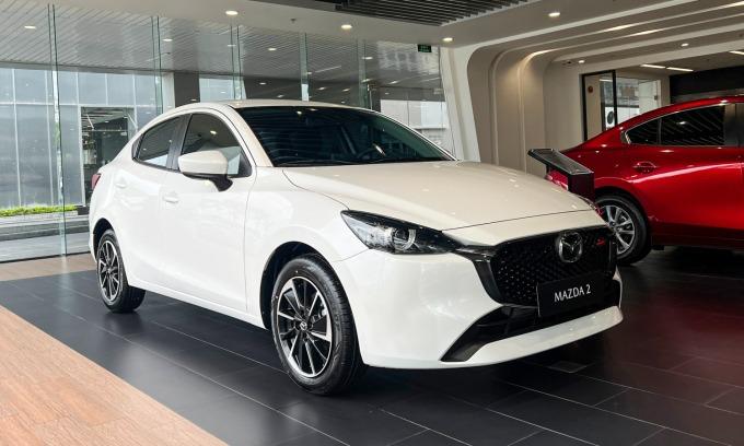 Mazda2 giảm giá mạnh đầu tháng 7: Chỉ còn hơn 400 triệu đồng, rẻ hơn cả xe hạng A