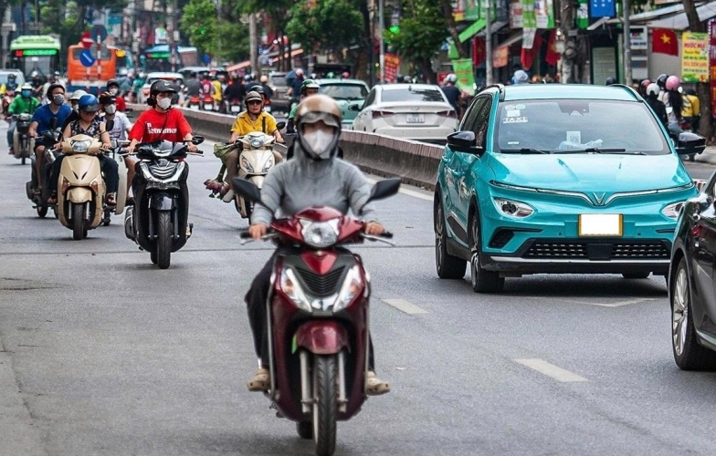 Hà Nội xem xét hỗ trợ gần như toàn bộ chi phí chuyển đổi 450.000 xe máy xăng trong vành đai 1