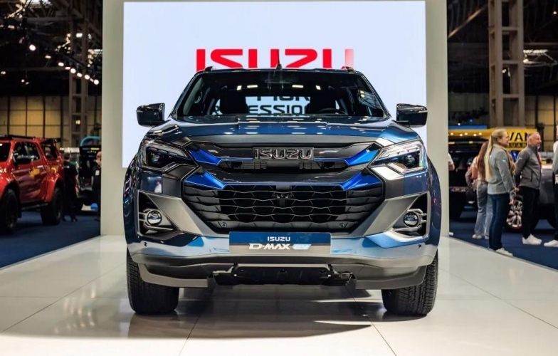 Isuzu D-Max bản điện mở đặt hàng tại Anh: Giá gấp rưỡi bản máy dầu, chạy tối đa chỉ 263 km/sạc