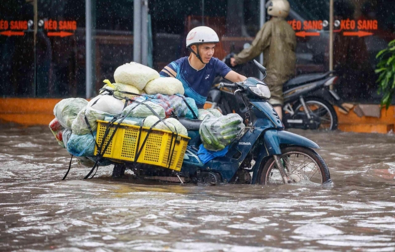 Xe máy chết máy giữa đường ngập: Nguyên nhân, cách phòng tránh và xử lý đúng cách