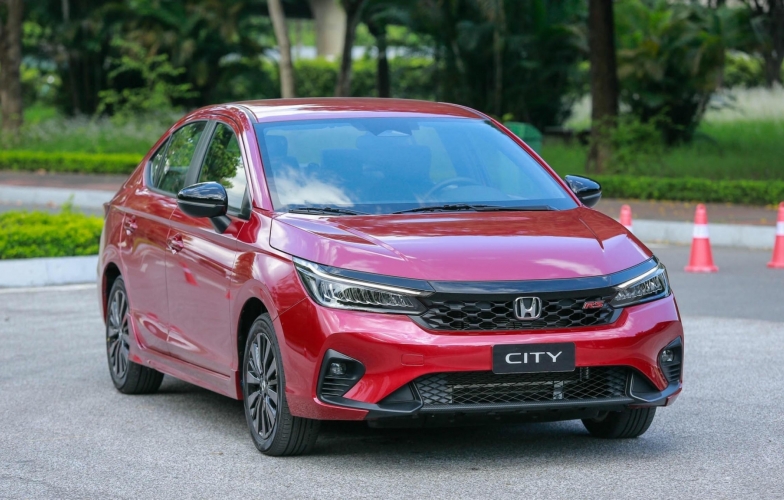Sedan hạng B lao dốc doanh số trong tháng 8/2025, Honda City vượt Toyota Vios giành ngôi đầu