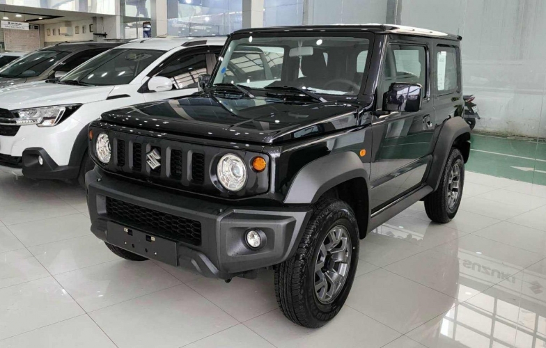 Suzuki Jimny được đại lý tung ưu đãi gần 100 triệu đồng để xả hàng tồn