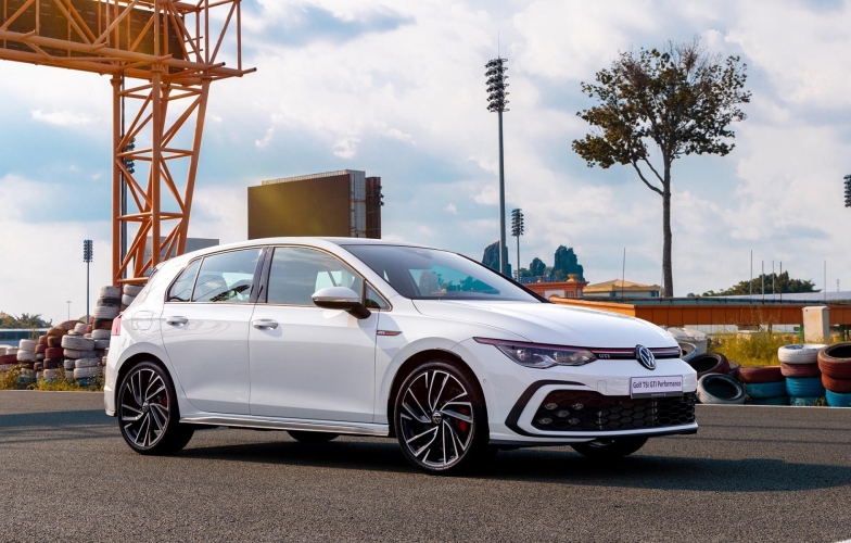 Volkswagen Golf chính thức trình làng khách Việt, giá khởi điểm từ 798 triệu đồng