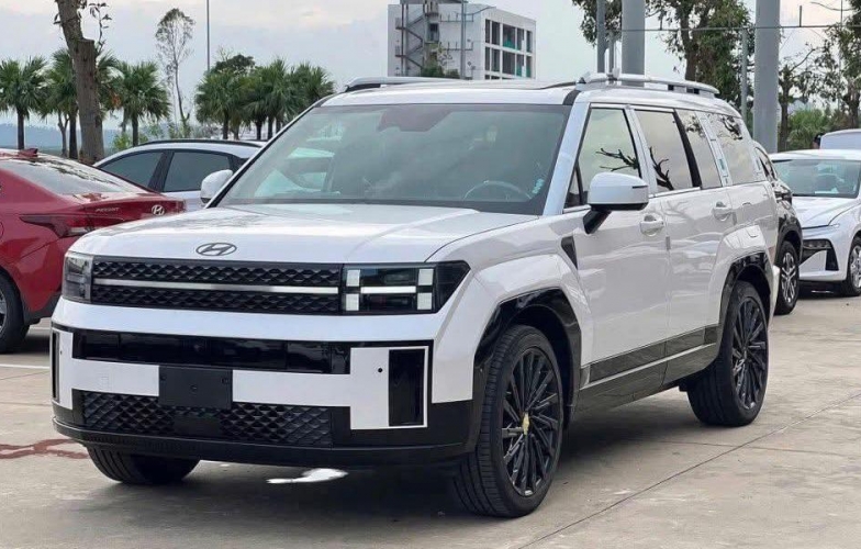 Hyundai Santa Fe Hybrid 2025 lộ diện tại Việt Nam, dự kiến trình làng vào cuối năm?