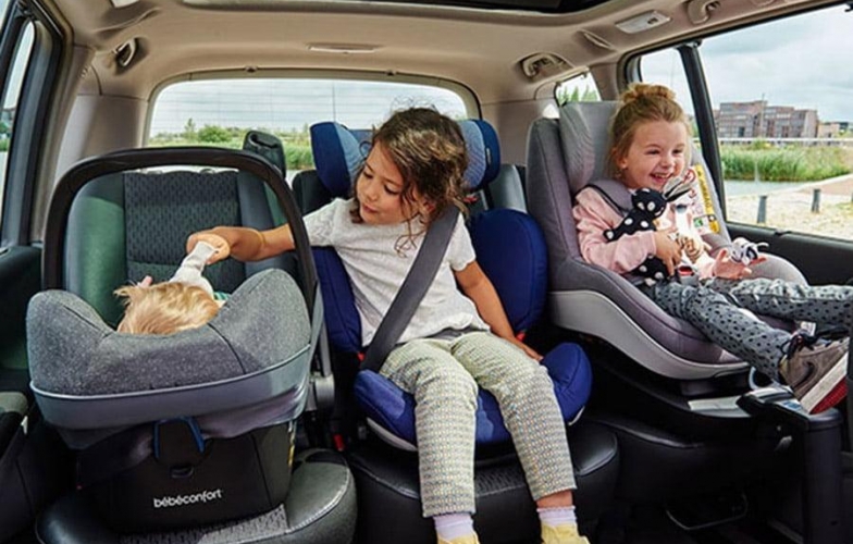 Từ 2026, trẻ dưới 10 tuổi đi ô tô phải dùng thiết bị an toàn: Cục CSGT thông tin các lựa chọn hợp lệ