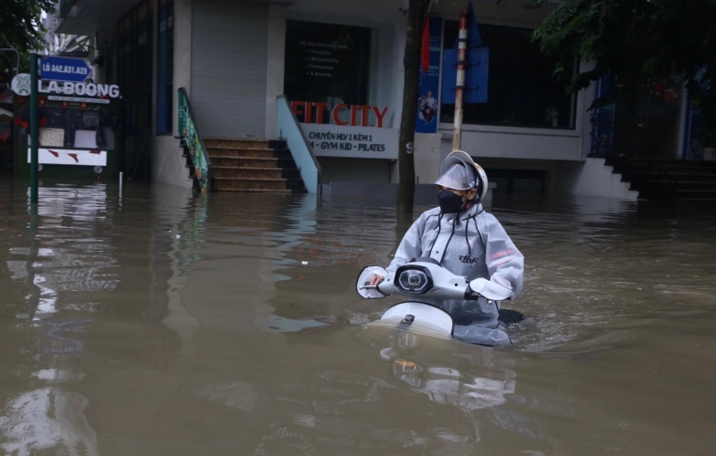 Làm sao biết xe máy điện đã bị ngập nước? Những dấu hiệu không được bỏ qua