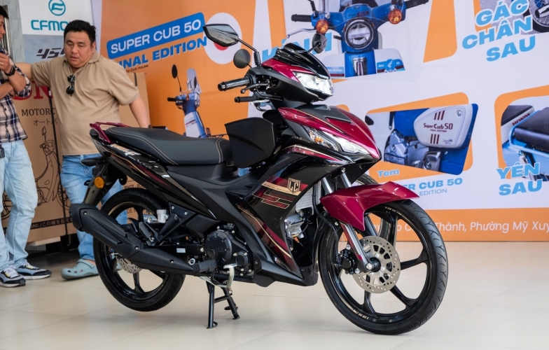 Yamaha Exciter 135 2025 nhập khẩu tư nhân về Việt Nam: Có tùy chọn màu đỏ Titan độc đáo, giá hơn 100 triệu đồng