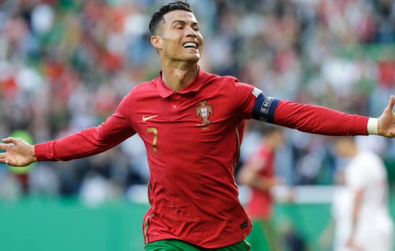 Bồ Đào Nha vùi dập Thụy Sĩ trong ngày Ronaldo tỏa sáng rực rỡ