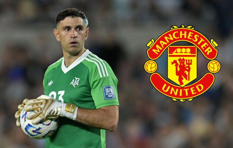 Emiliano Martinez lên tiếng trước sự theo đuổi của MU