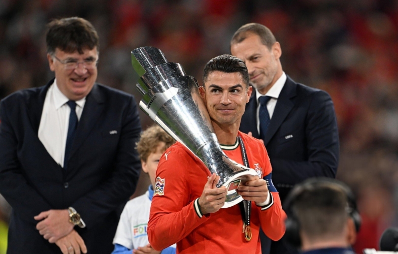 Ronaldo: 'Tôi chấp nhận gãy chân vì ĐT Bồ Đào Nha'