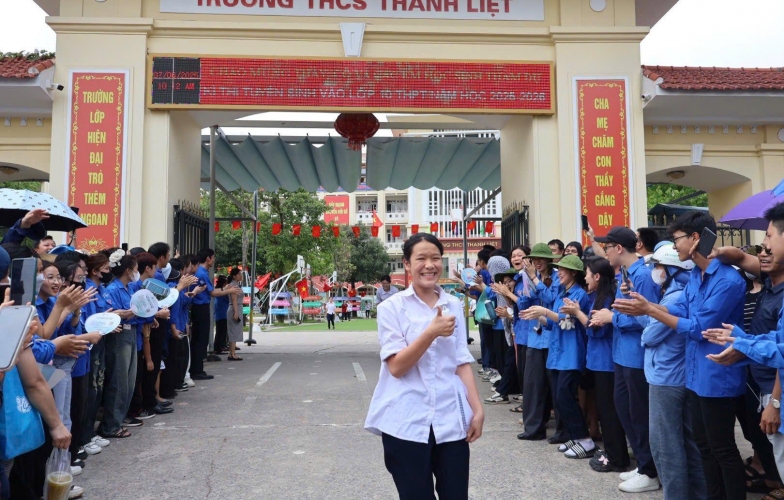 CHÍNH THỨC: Điểm chuẩn vào lớp 10 của Hà Nội năm học 2025-2026
