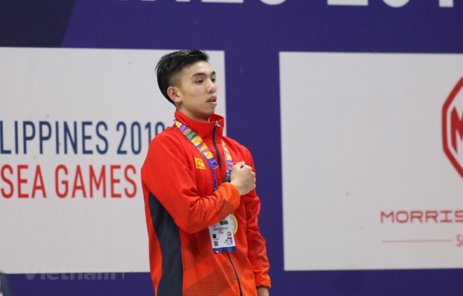 Ngôi sao bơi lội Việt Nam thay thế Võ Thành An cầm cờ tại lễ khai mạc SEA Games 31