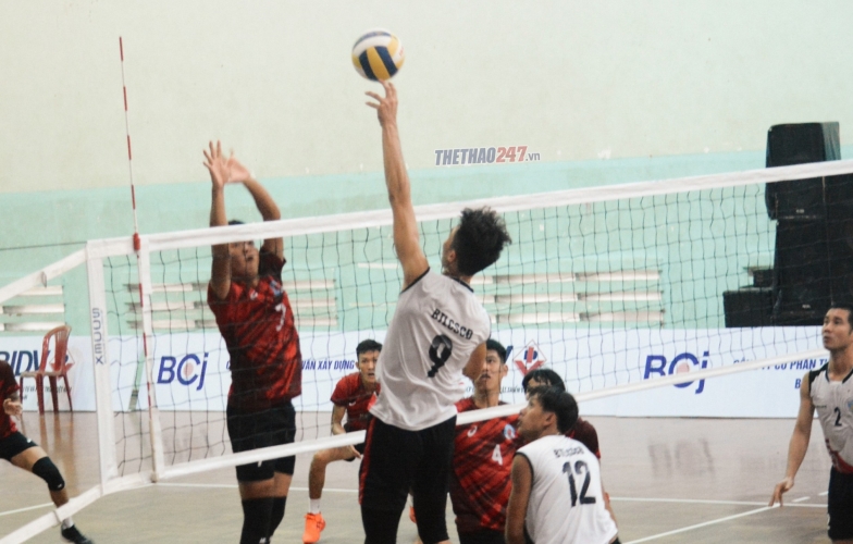 Quản Trọng Nghĩa 'cân team', BTL Cảnh sát Cơ động khởi đầu thuận lợi