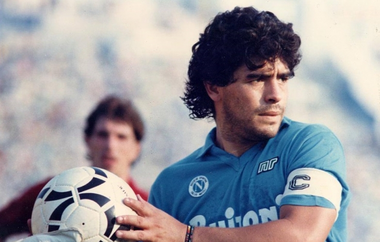 Bí ẩn sau khi Diego Maradona qua đời, 8 người đối mặt 25 năm trong song sắt