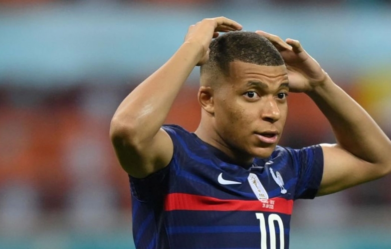 Huyền thoại MU đã 'tiên đoán' được quả penalty thảm họa của Mbappe