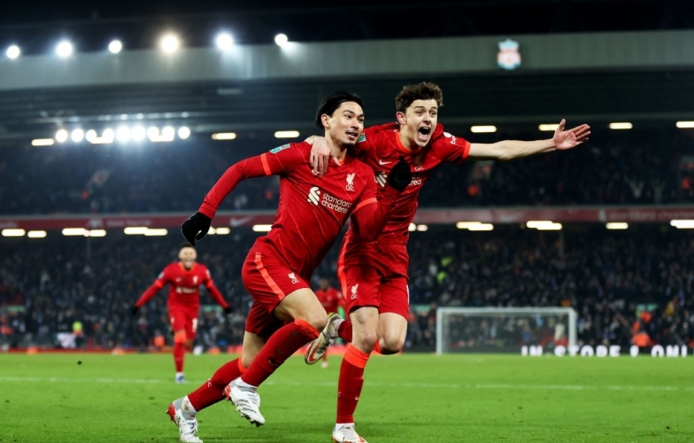 Liverpool vượt qua Leicester City trong 'cơn mưa bàn thắng'