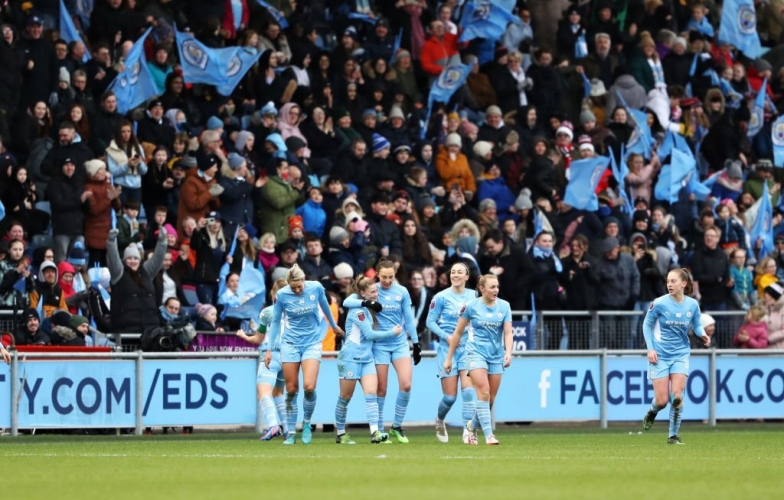 Đồng hương Sir Alex ghi bàn, Man City khiến MU ôm hận