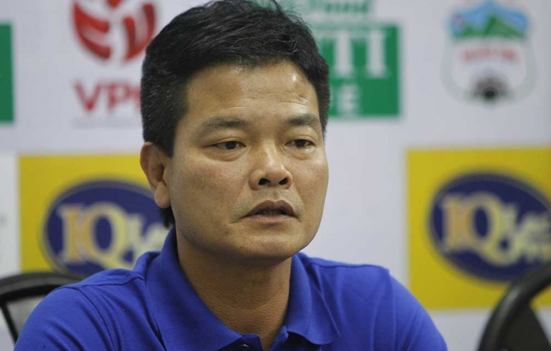 HLV Nam Định: 'Cầu thủ của tôi chỉ tận dụng để bảo toàn tỷ số'