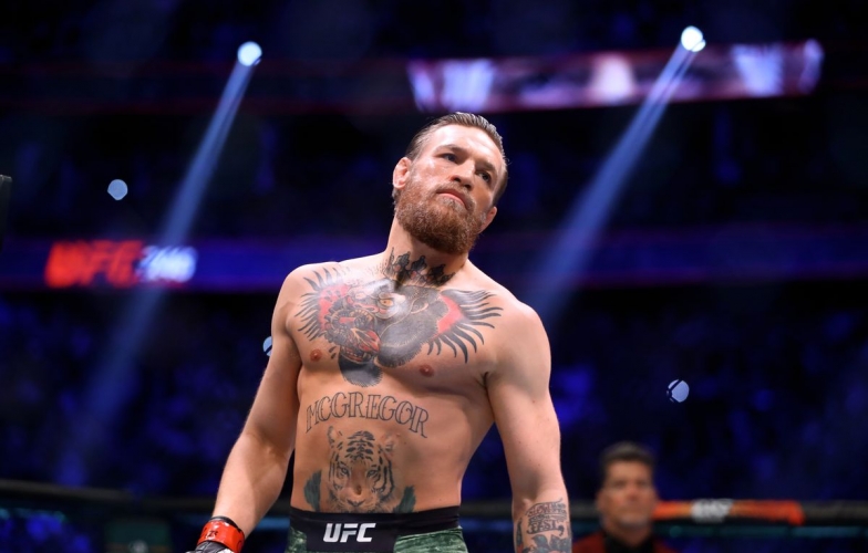 McGregor khuyến khích con đánh bạn