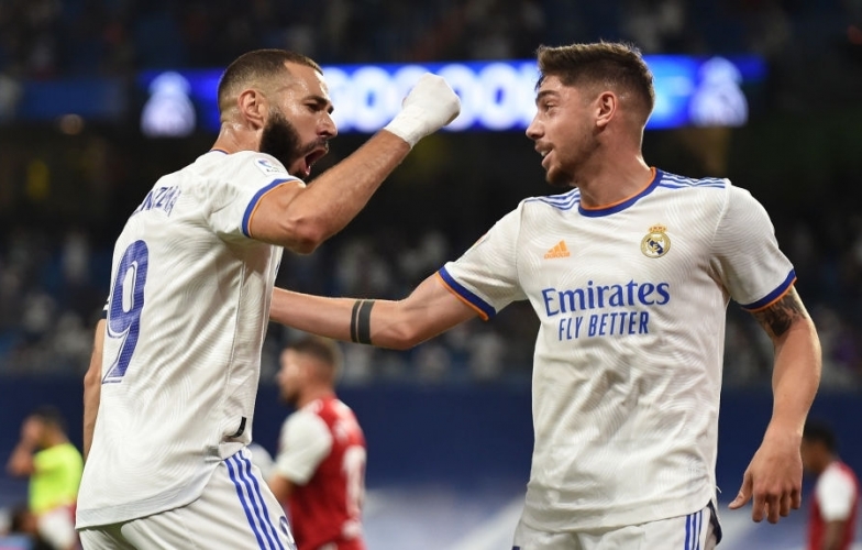 Real Madrid lên ngôi đầu sau trận cầu 7 bàn thắng