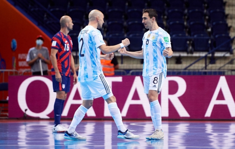 Nhà ĐKVĐ World Cup 'ngược dòng' đẳng cấp, thẳng tiến vòng sau