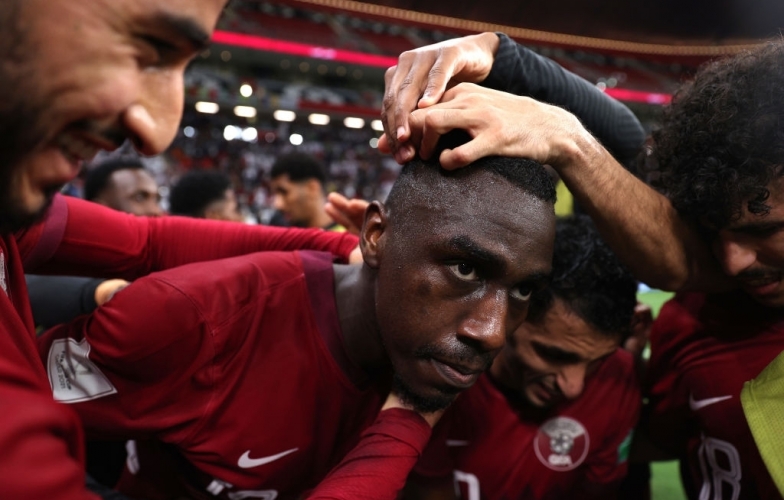 Chủ nhà World Cup 2022 thị uy sức mạnh trước Iraq