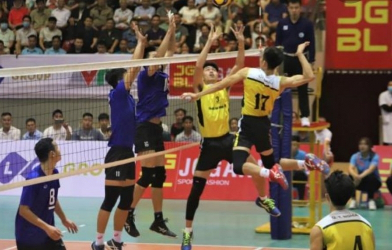 Top 8 VĐV nam có chiều cao 'khủng' tại vòng 2 giải VĐQG 2021
