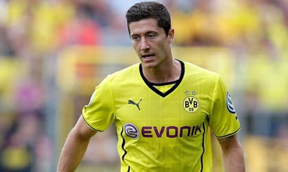 HLV Wenger tiết lộ bí mật về HĐ Lewandowski đến Bayern