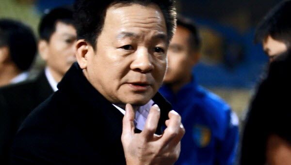 Nếu Abramovich cũng mắng trọng tài như bầu Hiển...