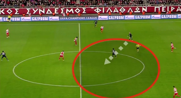 Hình ảnh tố cáo David Moyes không biết dùng Kagawa