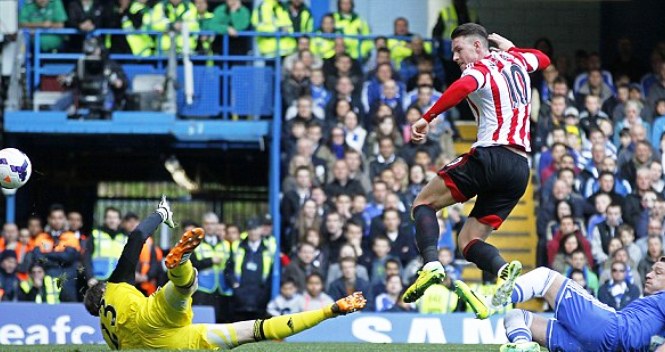 Chelsea 1-2 Sunderland: The Blues hết cửa vô địch