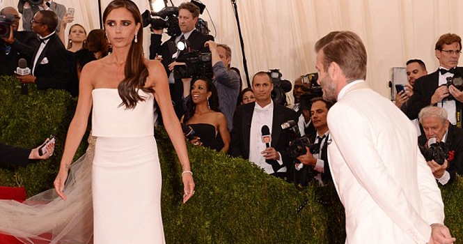 Vợ chồng Beckham lại gây sốt trên thảm đỏ ở New York