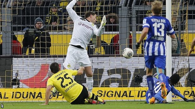 Hertha Berlin 0-4 Dortmund: Lewandowski giành danh hiệu 'Vua phá lưới'