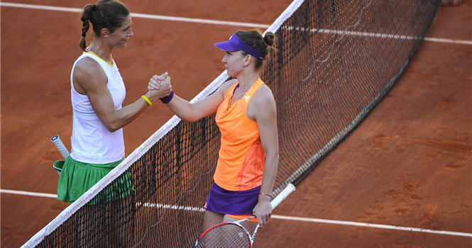 Roland Garros 2014: Hạ Petkovic, 'tiểu Serena' gặp Masha tại chung kết