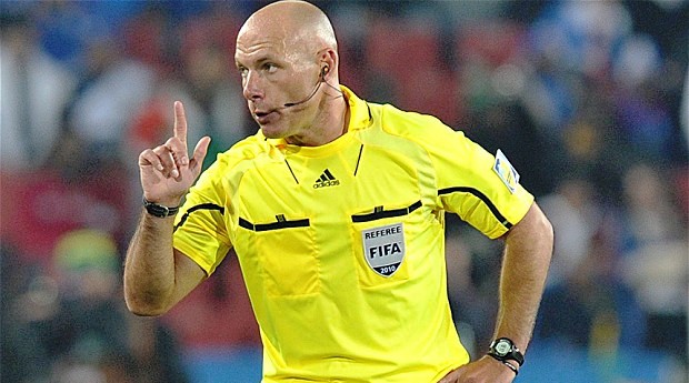 Trọng tài ở World Cup 2014 được trang bị đồng hồ siêu xịn