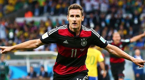 Klose CHÍNH THỨC phá tan kỉ lục của “Rô béo”