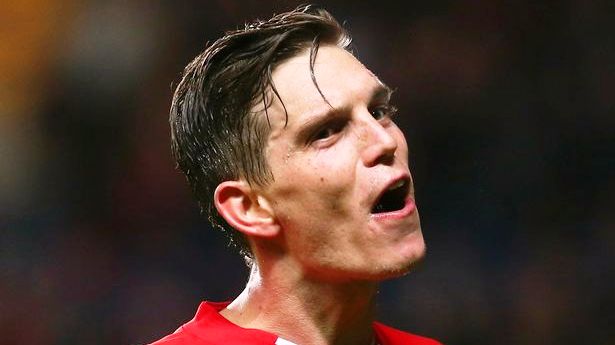 Arsenal hỏi mua Daniel Agger thay thế Vermaelen