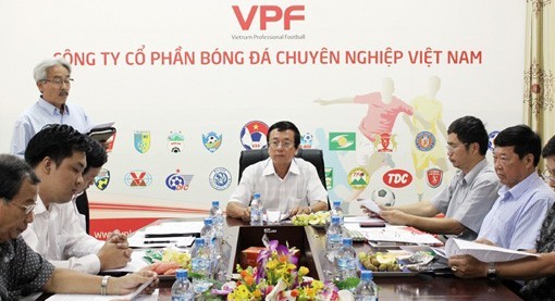 Lo tiêu cực, VPF sẽ thuê trọng tài ngoại bắt chính trận play-off