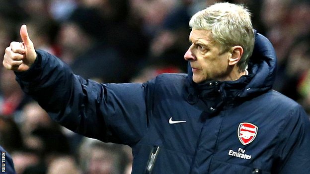 Wenger: Tôi vẫn muốn mua thêm trung vệ