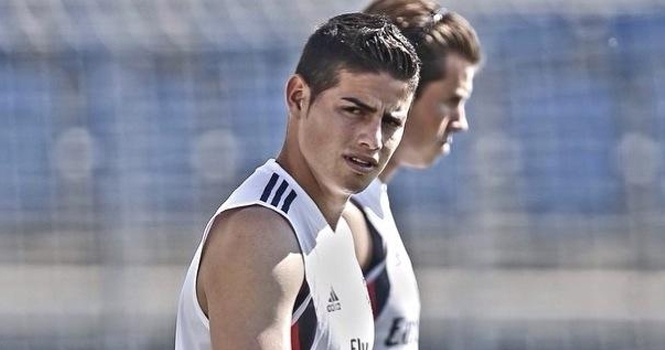 James Rodriguez suýt dính chấn thương nặng vì Arbeloa