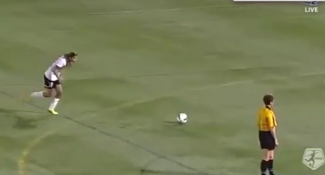 VIDEO: Cú sút phạt đẳng cấp kiểu Knuckleball của 'Ronaldo nữ'