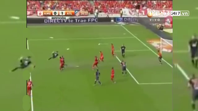 VIDEO: Siêu phẩm ngả người volley đẹp nhất trong sự nghiệp của Falcao