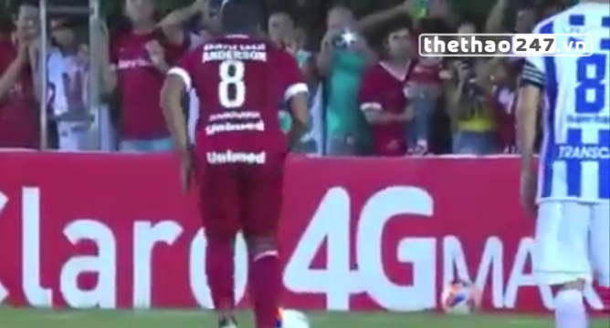 VIDEO: Anderson lỡ bàn thắng ra mắt đội bóng mới vì sút hỏng pen
