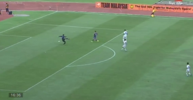 VIDEO: Khi thủ môn Macau 'troll' đồng đội và khán giả