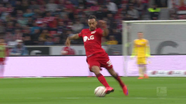 VIDEO: Pha solo kiến tạo đẳng cấp nhất tuần qua