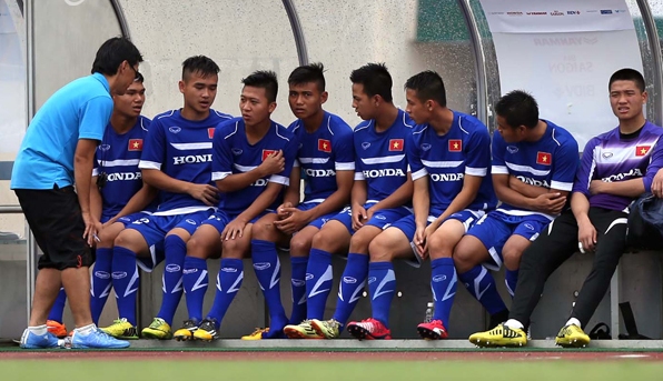 HLV Miura cho toàn đội U23 Việt Nam đi kiểm tra sức khỏe