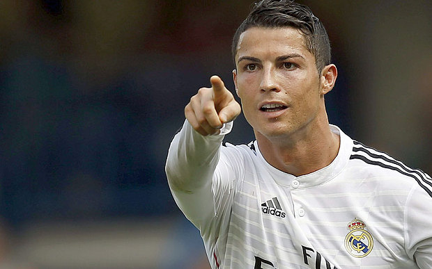 Ronaldo lên tiếng về tin đồn trăng hoa